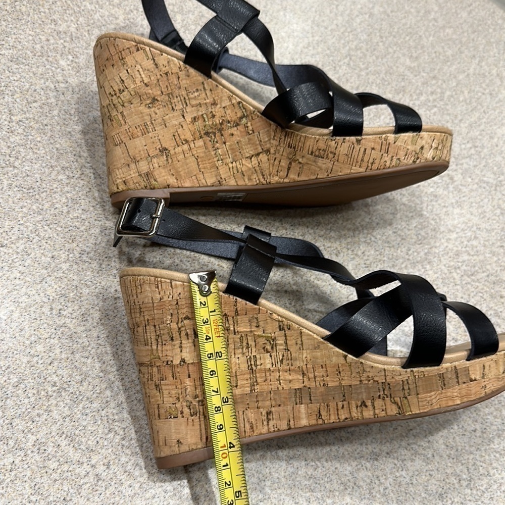 Torrid wedge sandals size 10.5W - Picture 5 of 7
